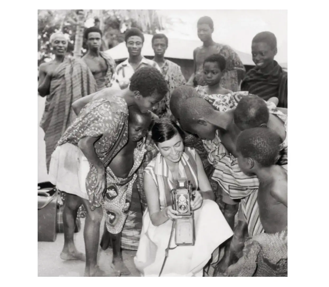 inge-feltrinelli-la-fotoreporter-che-leggeva-il-mondo